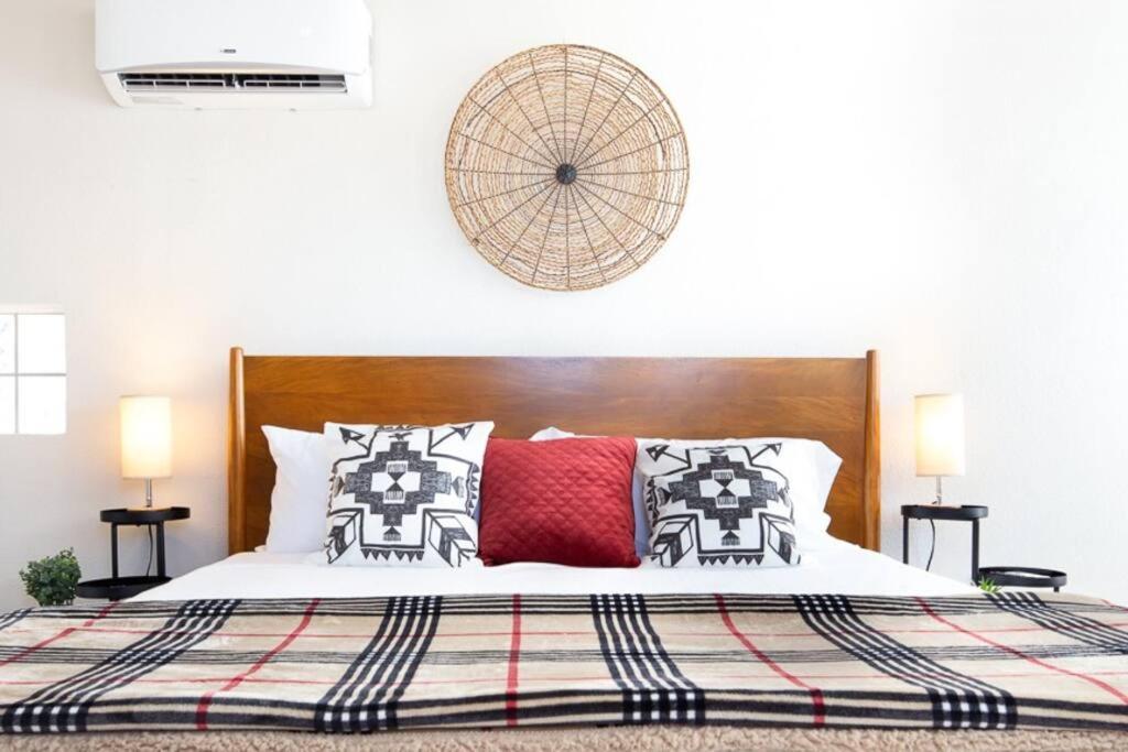 The Lagartija @ Old Town With King Bed